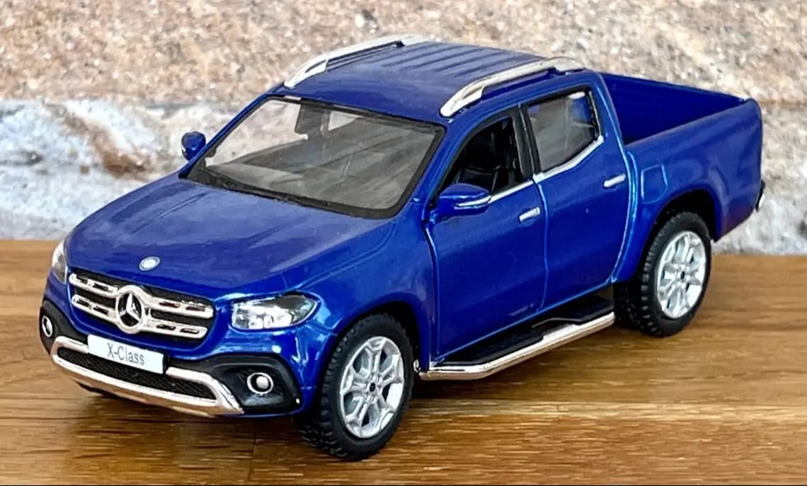 KINSMART 1/36- Scale Model Car Metal Diecast Toy Vehicle Gift Collection New
