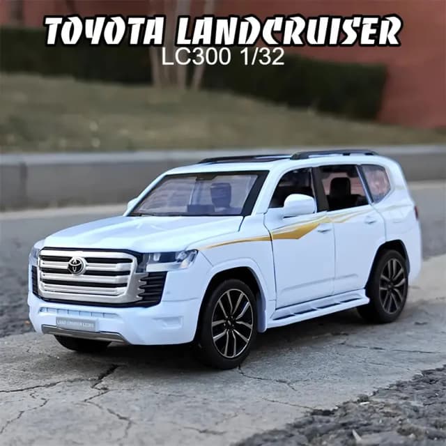 1:32 Toyota LAND CRUISER LC300 SUV Diecast Model Car