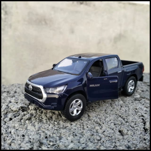 1:36 Scale Toyota Revo Hilux (Vego Dala) Diecast Model Car