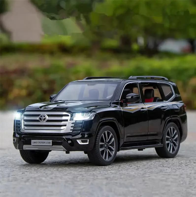 1:32 Toyota LAND CRUISER LC300 SUV Diecast Model Car