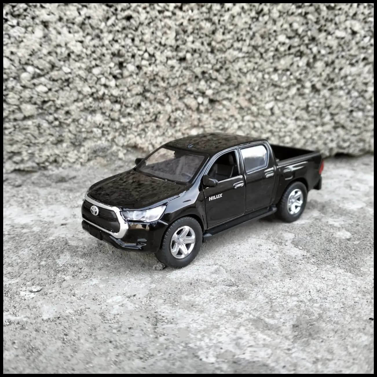 1:36 Scale Toyota Revo Hilux (Vego Dala) Diecast Model Car