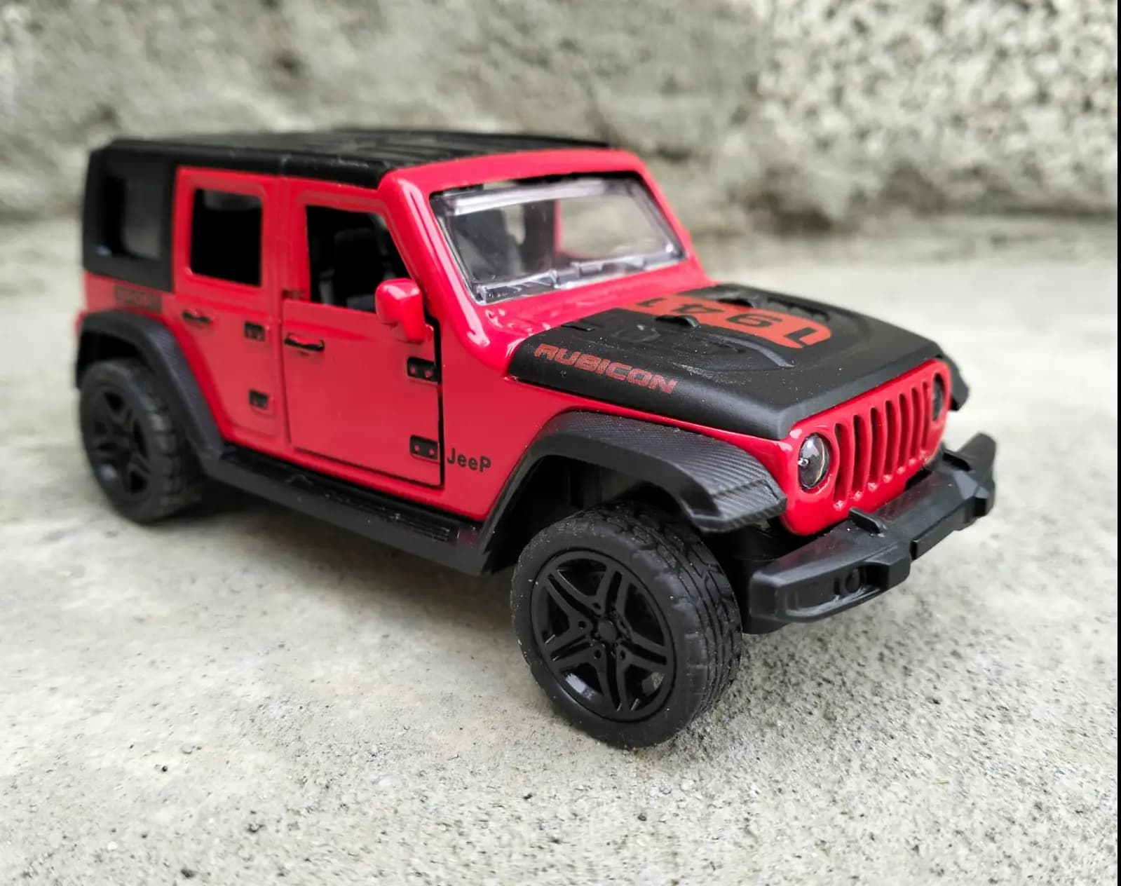 1:36 Wrangler Jeep Rubicon Diecast Model light and sound (openable Doors + Truck + Hood)