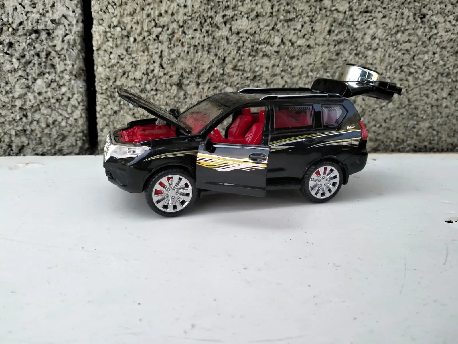 1:32 ABS Toyota Land Cruiser Prado TX Model with Light and sound
