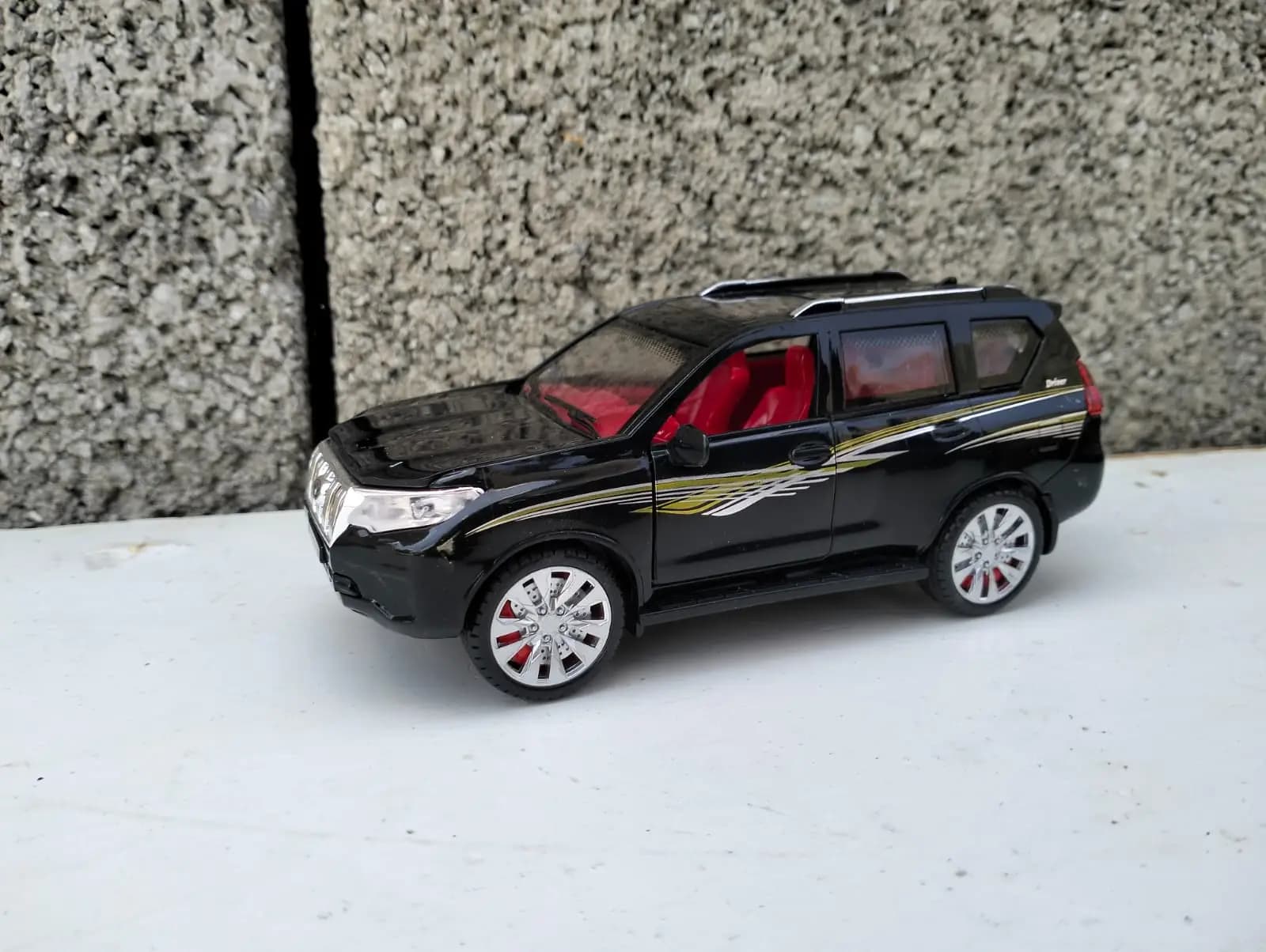 1:32 ABS Toyota Land Cruiser Prado TX Model with Light and sound