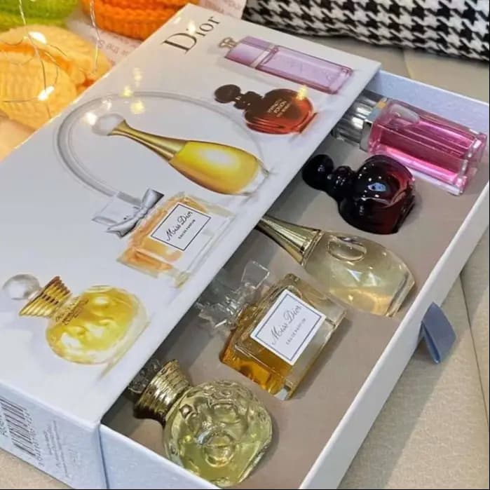 Dior 5 in 1 Gift Set of Perfume Gift Box Mini Fragrances