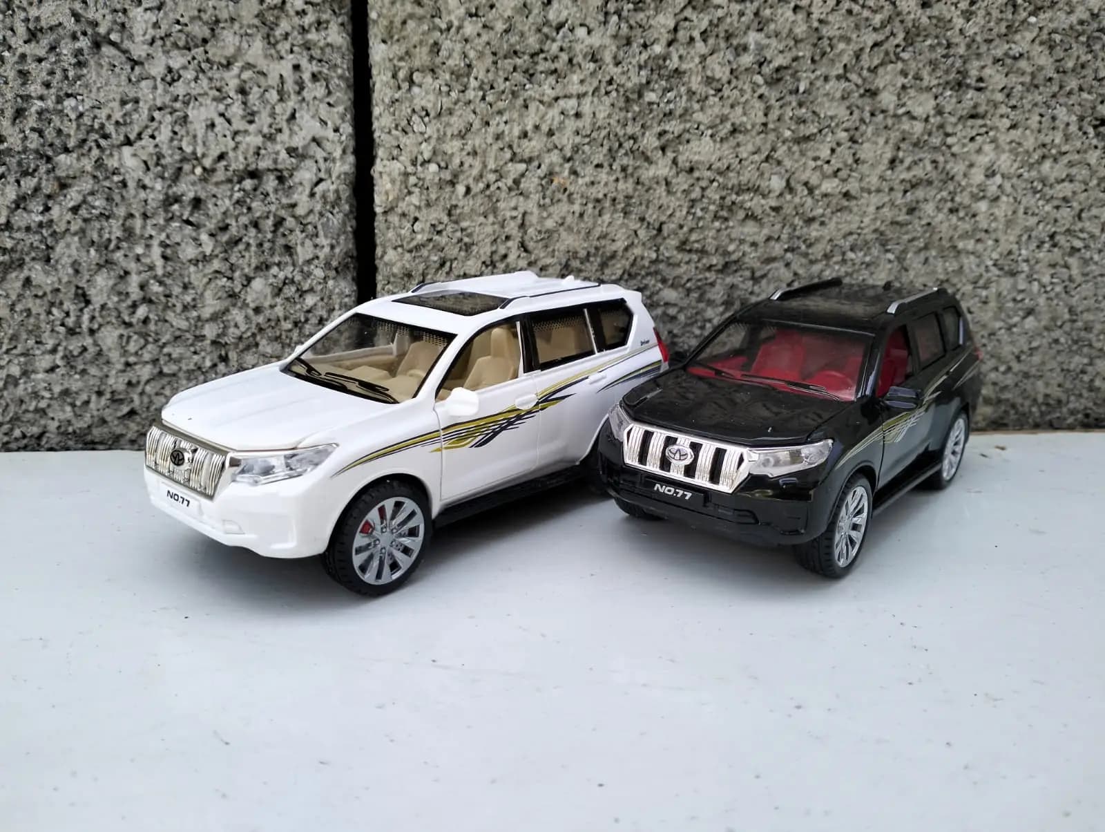 1:32 ABS Toyota Land Cruiser Prado TX Model with Light and sound